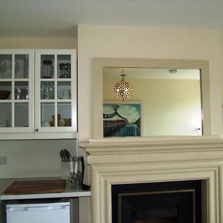 Wonderful Setting Farmhouse Apartment วิคโลว์ ภายนอก รูปภาพ